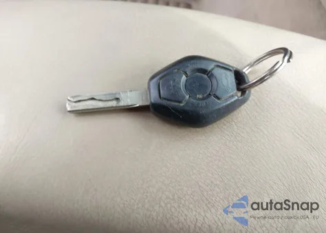 2005 BMW 330I z USA, uszkodzony, nr VIN WBAEV53495KM38799